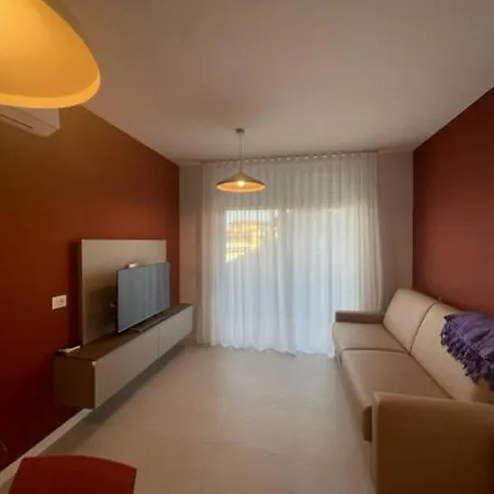 Woody Charming - Agenzia Cocal Apartment *